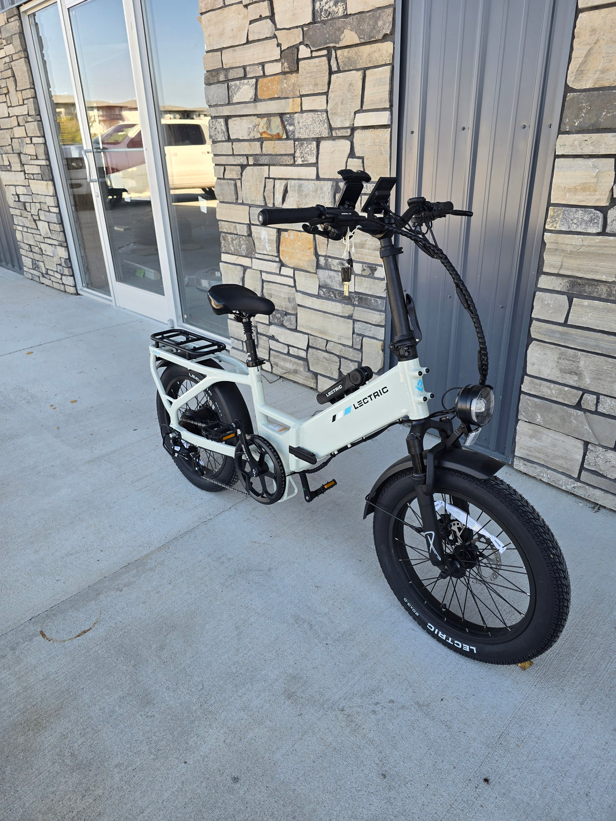 XP4 Step-Thru Frame / Stratus White